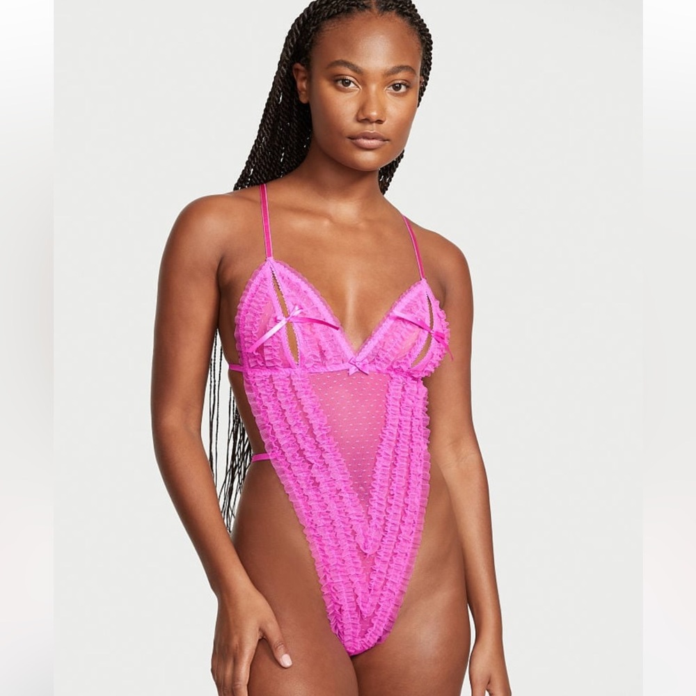 Victoria’s Secret Lace Peekaboo Ruffle Teddy